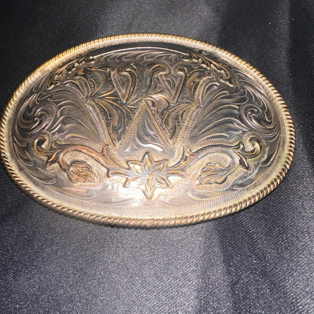 Elegant W Or M Initial  Western Oval Belt Buckle